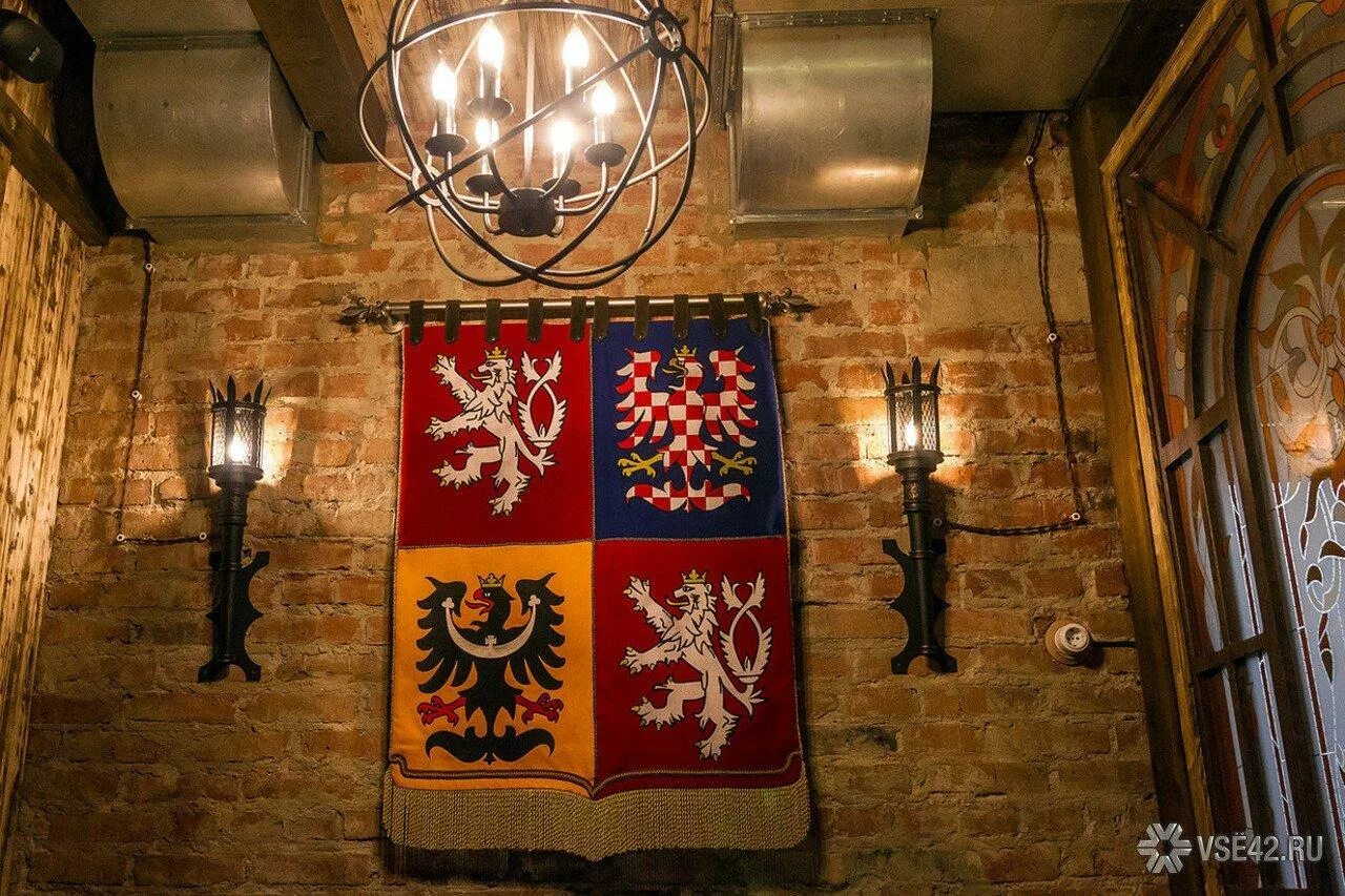 Ресторан рыцарь кемерово меню. Рыцарь с пивом. Кафе рыцарь кемерово. Рыцарь бир. Ресторан рыцарь бир кемерово.