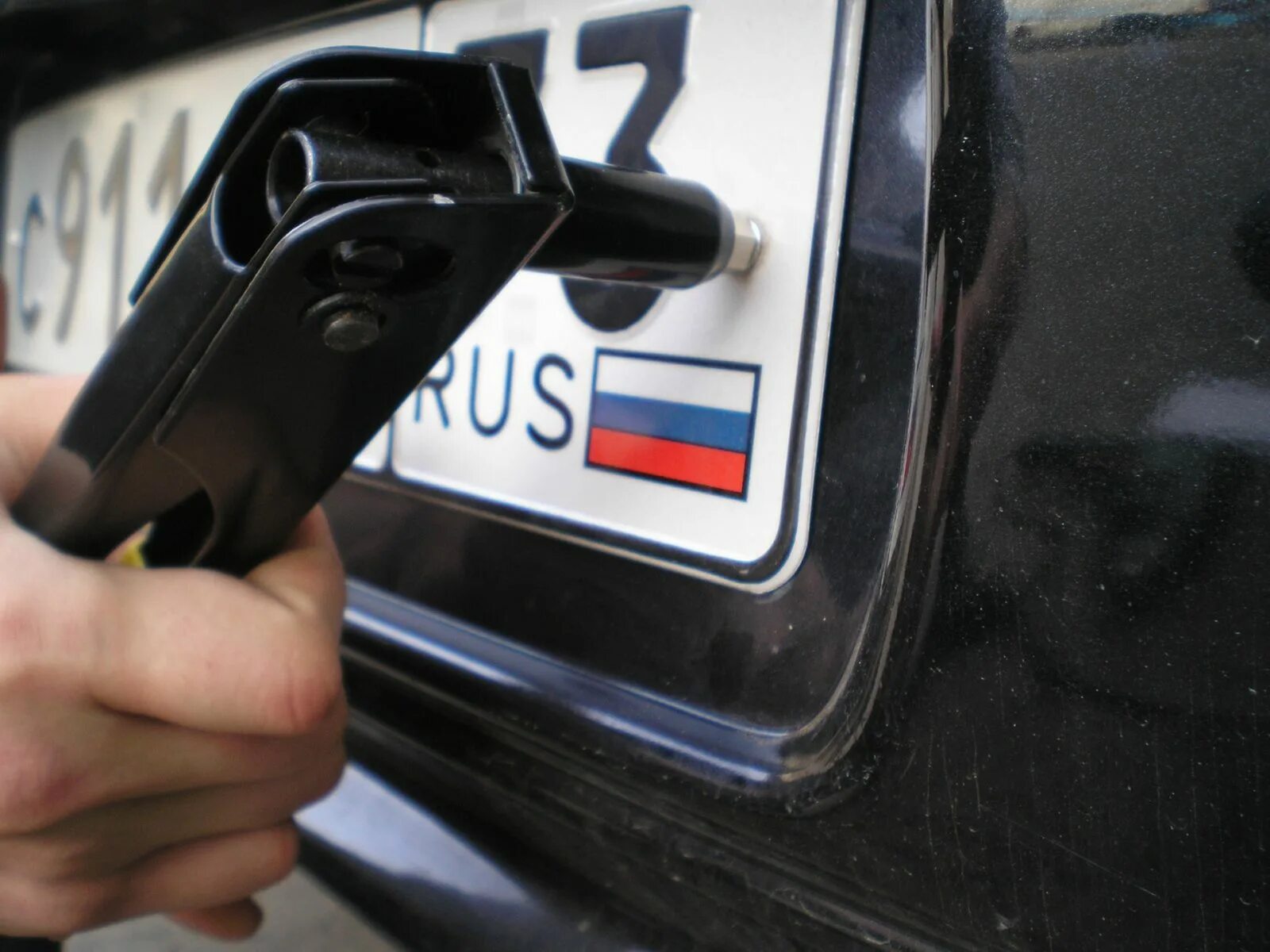 В Челябинске мошенники снова скручивают номера с авто - KP.RU