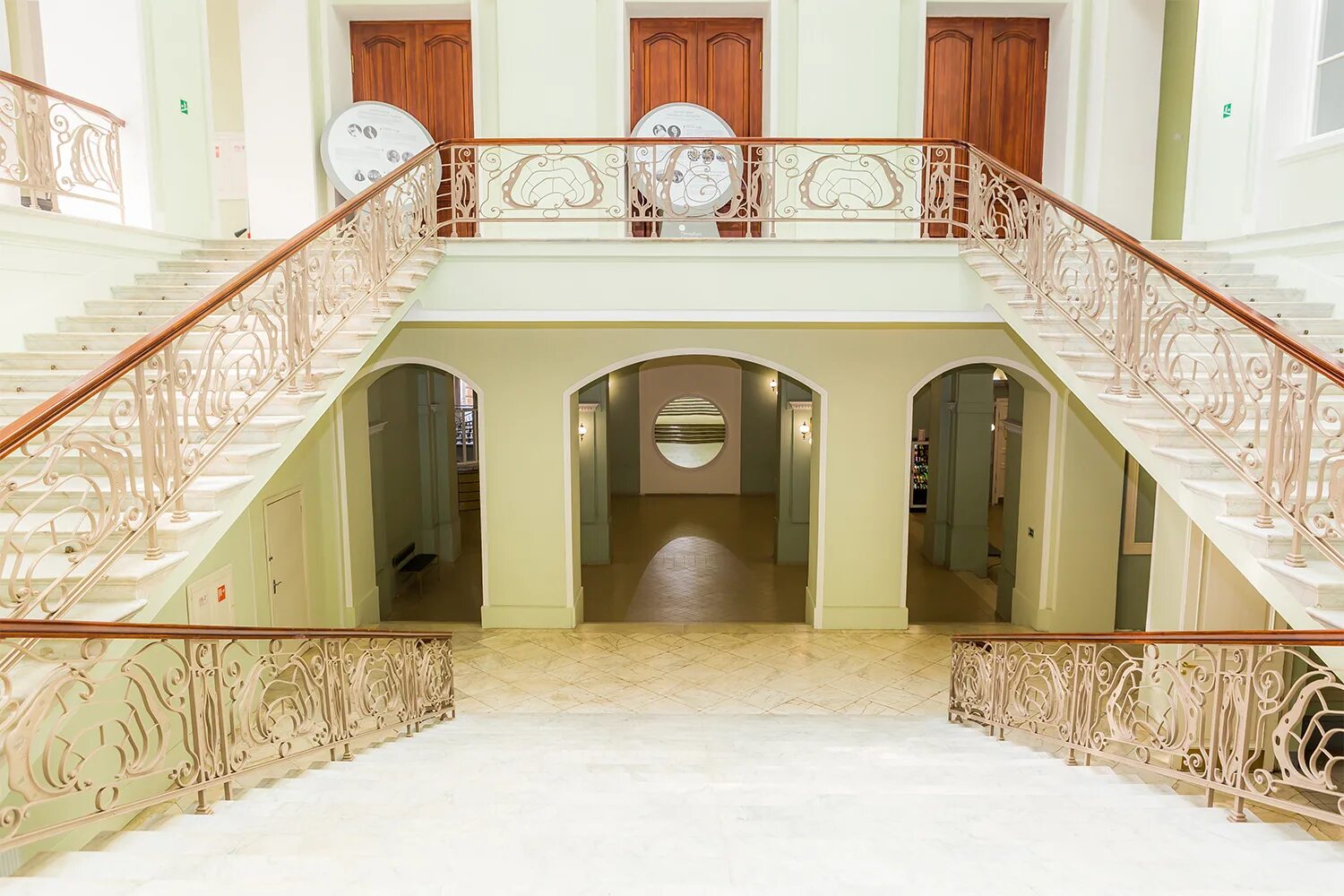 Здание дворянского собрания кострома. Дварианское собрание в костроме. Дварианское собрание в костроме. Здание дворянского собрания кострома. Канала грибоедова, 88-90.