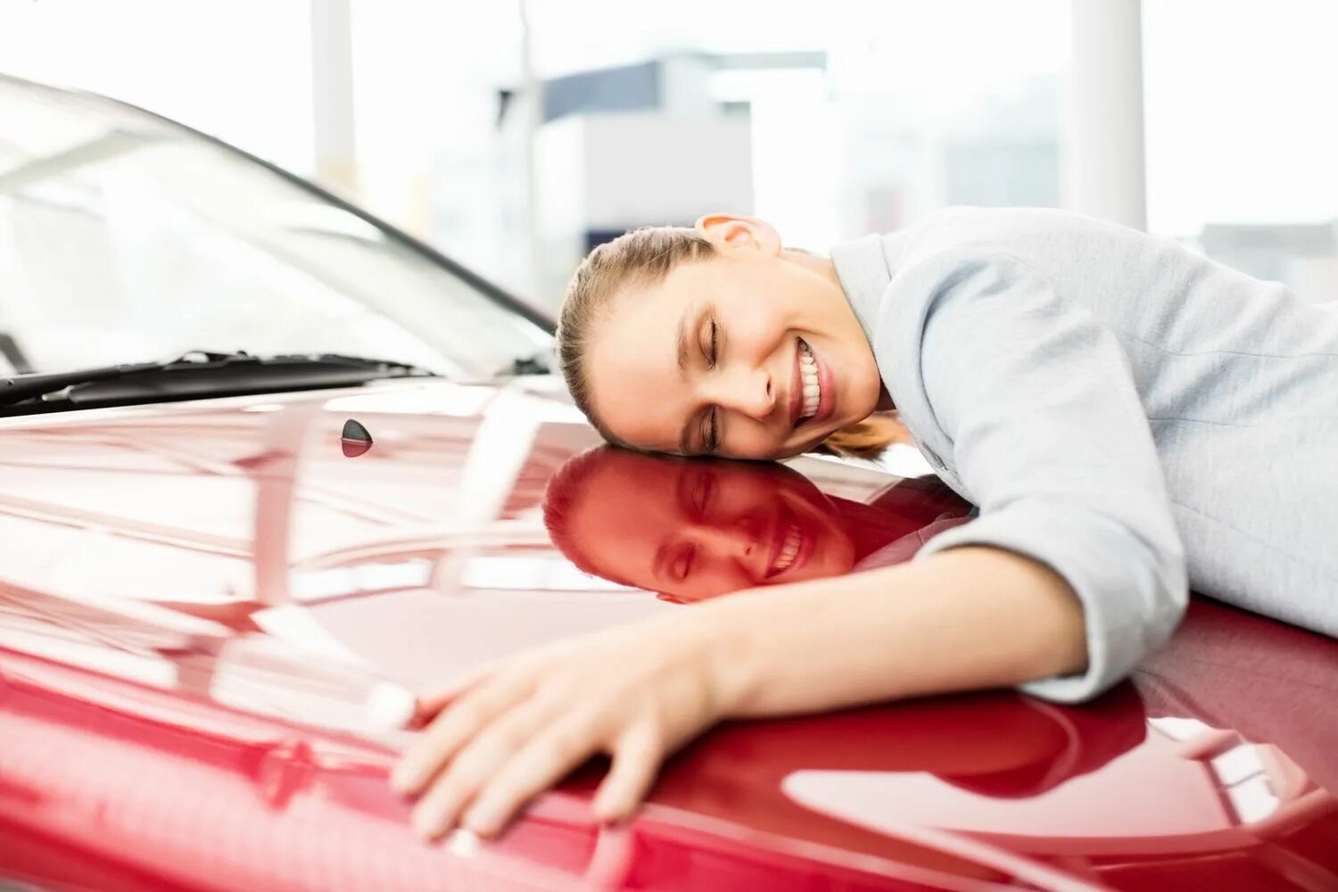 She to work by car