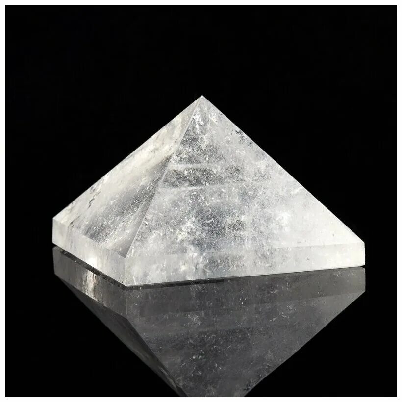горный хрусталь имитация. пирамида горный хрусталь. пирамидка из хрусталя. пирамида горный хрусталь. горный хрусталь пирамида.