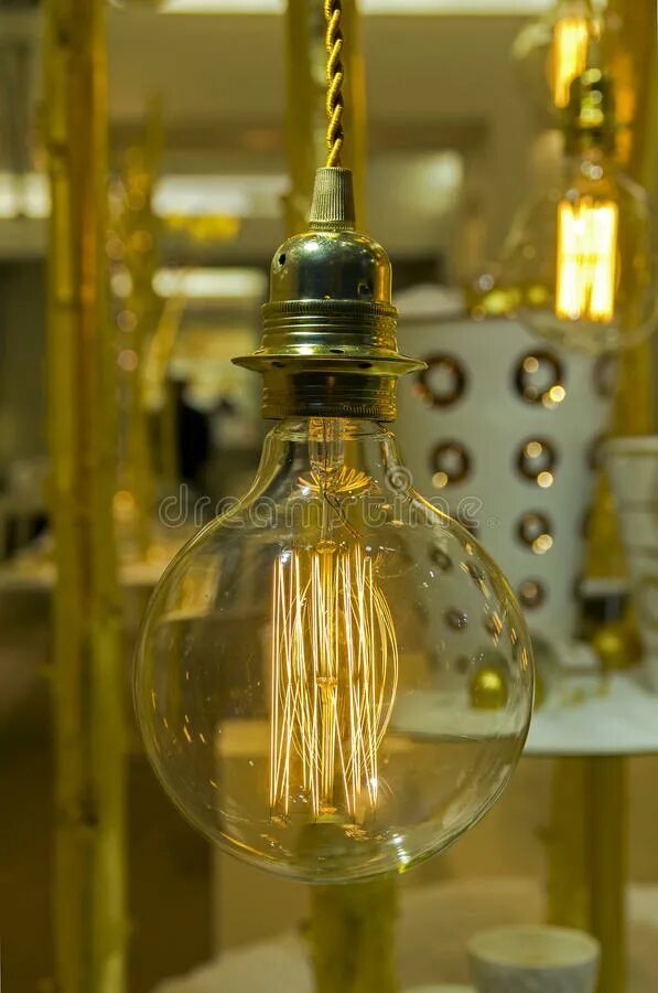 Glass powers. Старинные электрические лампы 1850г. Ценные металлы в лампочке накаливания. Старый камин с лампочкой накаливания. Старомодная светотехника.