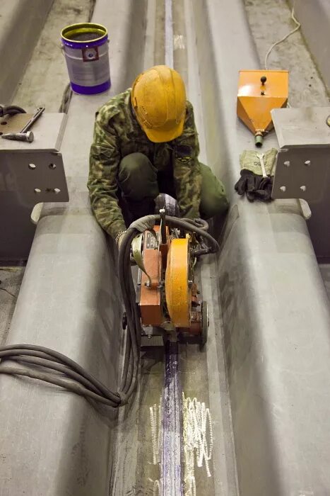 Сварка моста. Сварка на строительных площадках. Сварка строительство мост. Вэлдинг мост балки сварка. Сварка моста.