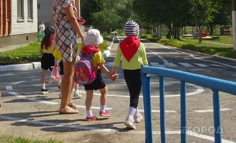 Многодетная Чувашская семья. Счастливое детство в Чувашской семье. Многодетные семьи Чувашии с 10 и более. Год семьи в чувашии 2024