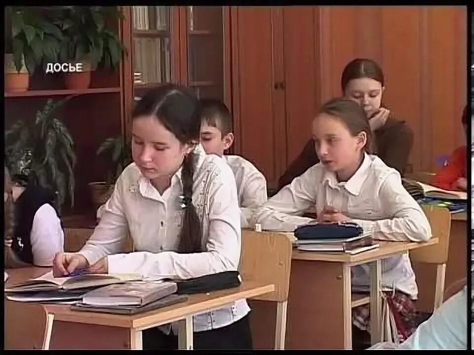 За что оставляют на второй год. Остался на второй год мем. Оставление на второй год. Оставили на второй год. Остался на 2 год.