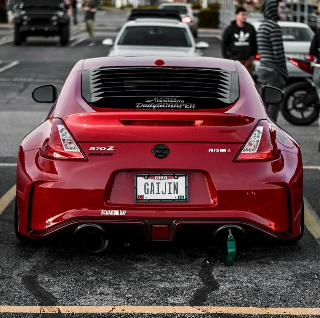 Тачки похожие. Nissan 370z. Nissan 370z Nismo. Nissan 370z обвес. Ниссан 370z в обвесе.