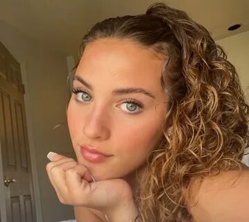 Sofie Dossi Instagram - @sofiedossi.