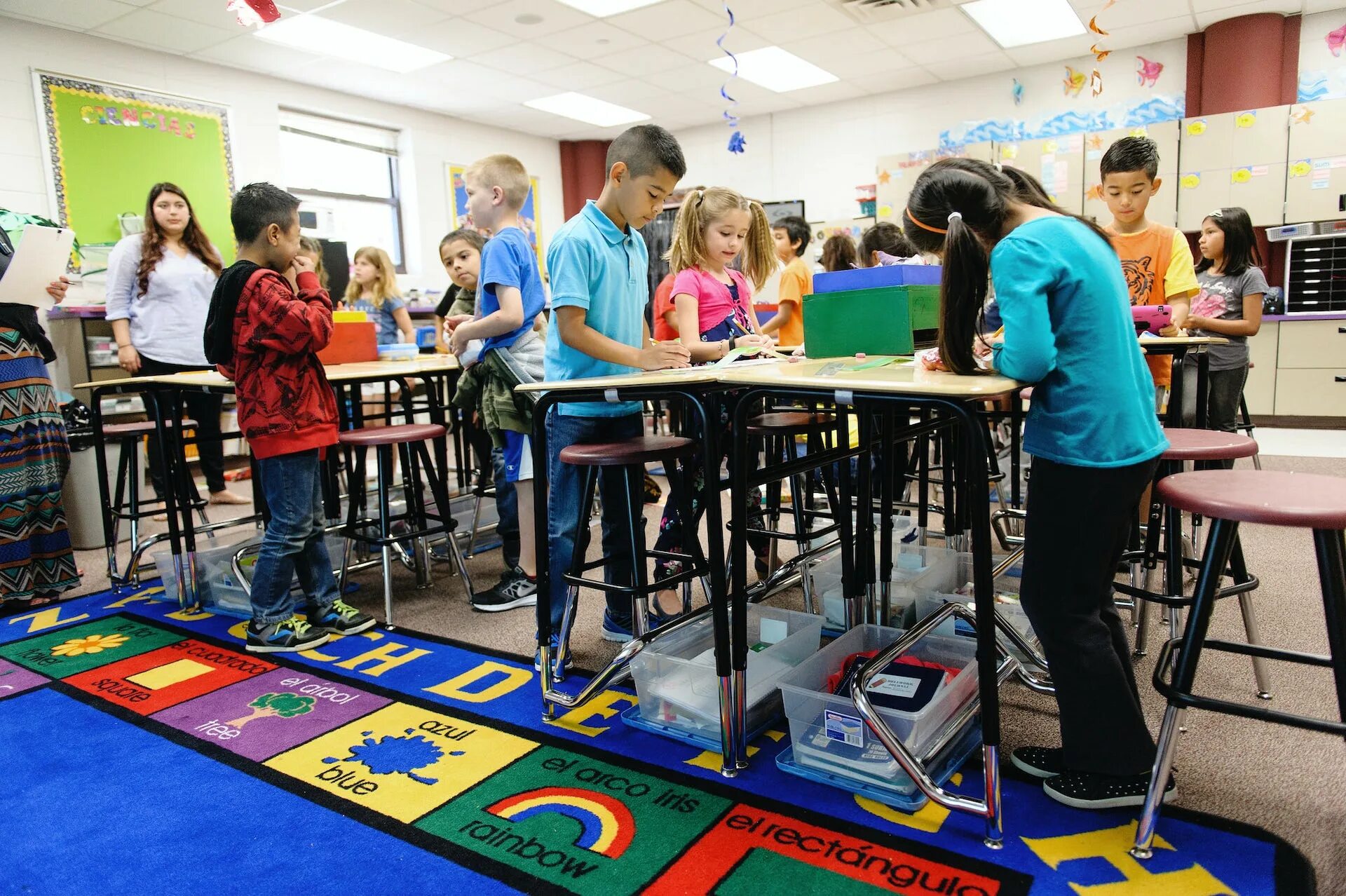 Games in the Classroom. Детский Stand up про школу. Занятие для детей Америка. Students Stand up in the Classroom. Classroom questions