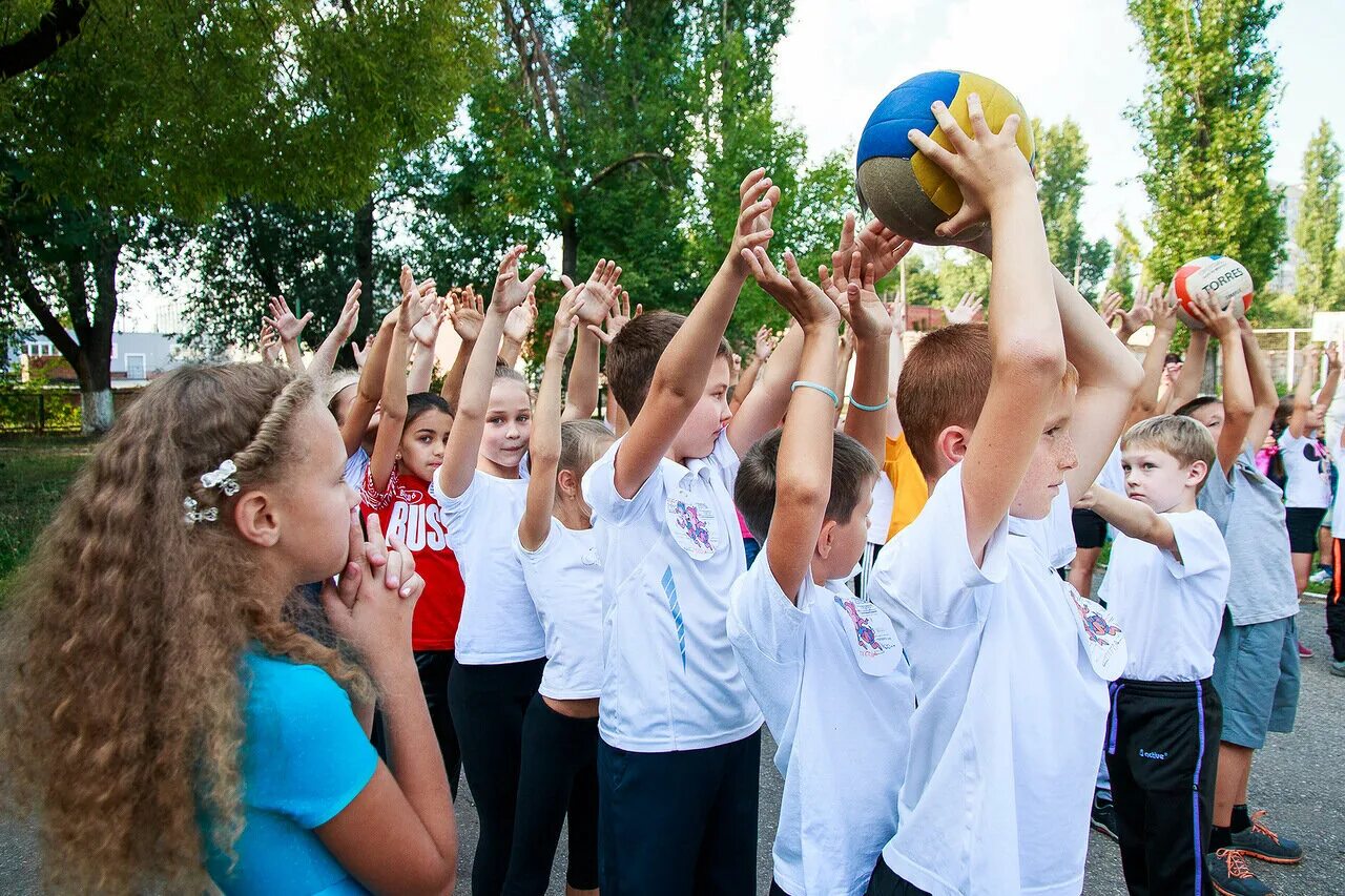 Спортивных конкурсы в школе. Спортивные соревнования. Спортивные соревнования в школе. Программа "спортивная школа". Спортивные соревнования в школе 3 класс.