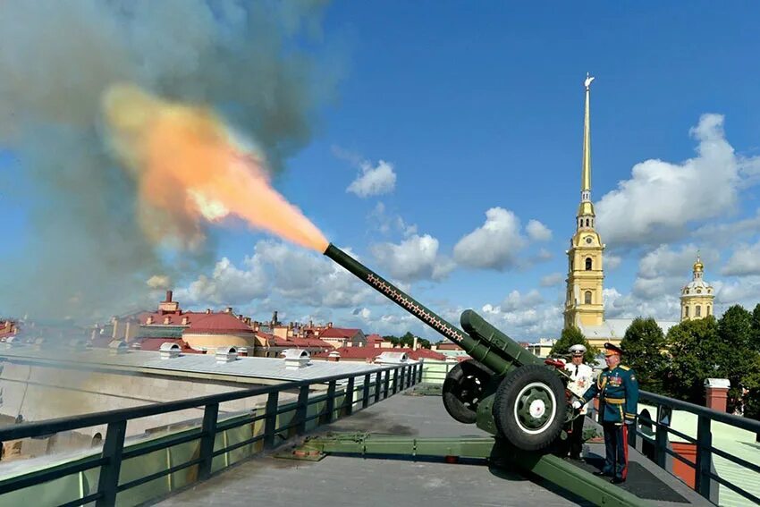 Полуденный выстрел с петропавловской крепости. Питер полдень. Нарышкин бастион петропавловской крепости. Питер полдень. Полуденный выстрел с петропавловской крепости.