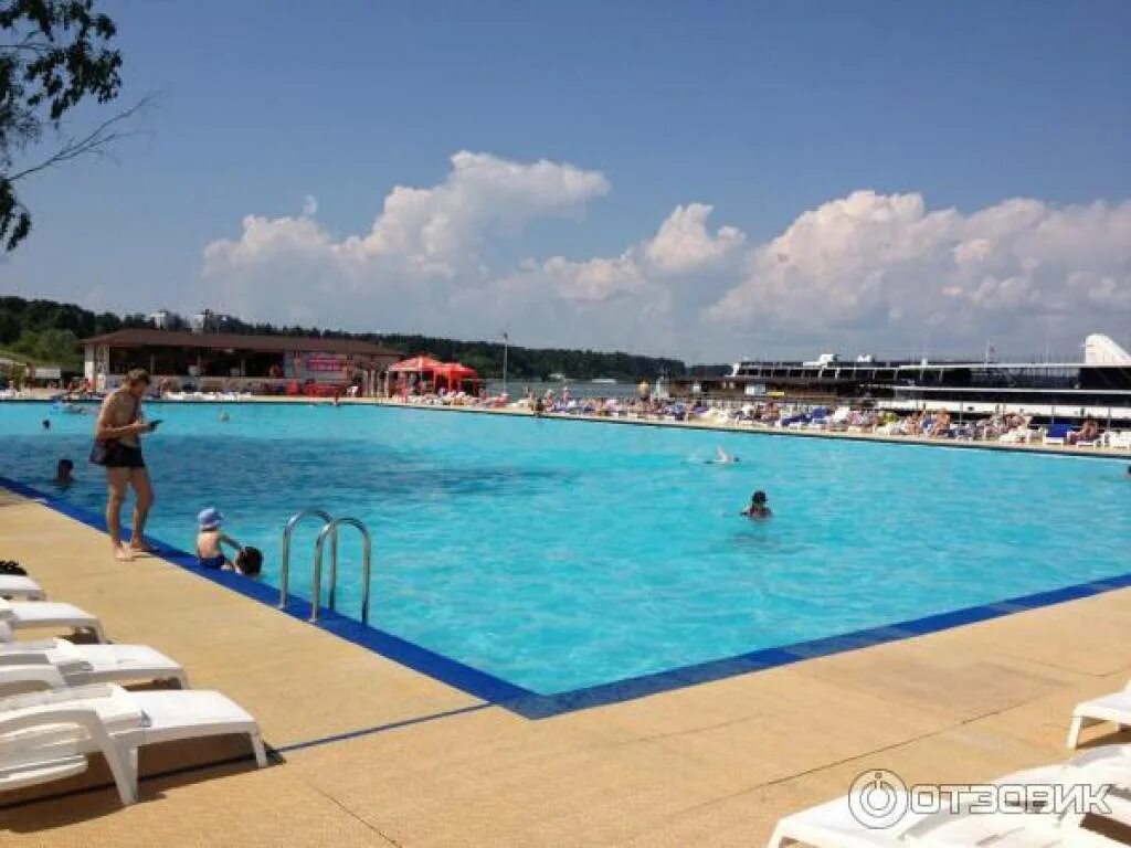 Парк ремикс бердск. Пляж ремикс новосибирск. Открытый бассейн бердск. Открытый бассейн бердск. Открытый бассейн в бердске ремикс.