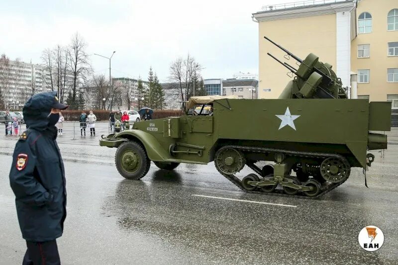 9 мая в пышме 2025. Парад победы в верхней пышме. репетиция в верхней пышме. парад в верхней пышме 9 мая 2025 года. парад верхняя пышма 2013.
