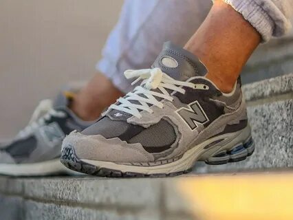 New balance 2002r pack