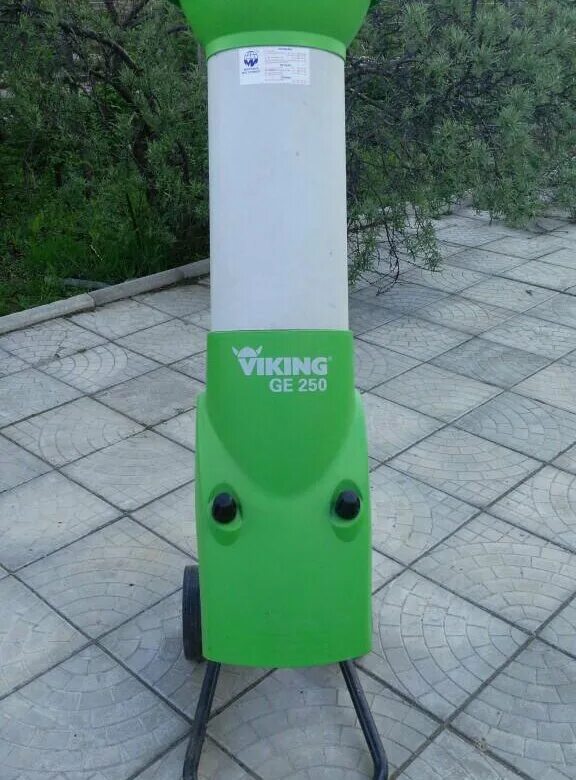 Ge260. Садовый измельчитель viking ge 250 s. 1 2. Измельчитель viking ge 250. 1 2.