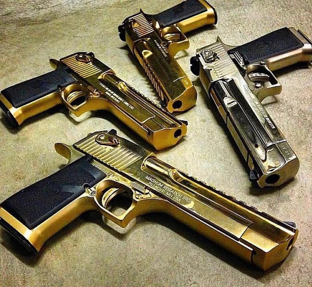 Голд дигл. Золотой Deagle. Оружие Desert Eagle. Desert Eagle пустынный орёл. Оружие Дезерт игл золотой.