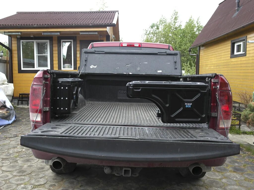 Ящик в кузов Додж рам 1500. Ящик в кузов Додж рам. Dodge Ram ящик в кузов. Ящик в кузов пикапа Тойота тундра. Install box