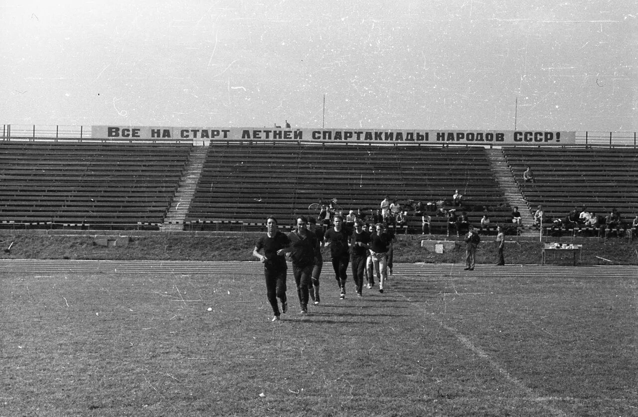 Стадион труд георгиевск. Стадион труд подольск. Стадион труд старый. Стадион локомотив старый оскол. Старый оскол.