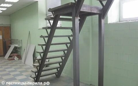 Опора лестницы