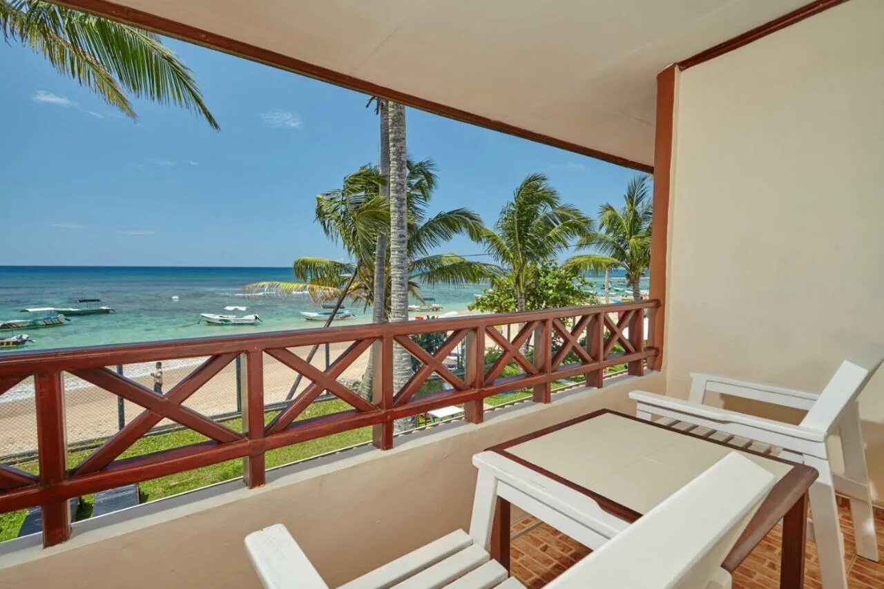 Sunset sands 4 хиккадува. Ресторан в корал сандс шри ланка. Coral sands 3 шри-ланка хиккадува. Coral sands hotel 3 хиккадува. Sunset sands 4 хиккадува.