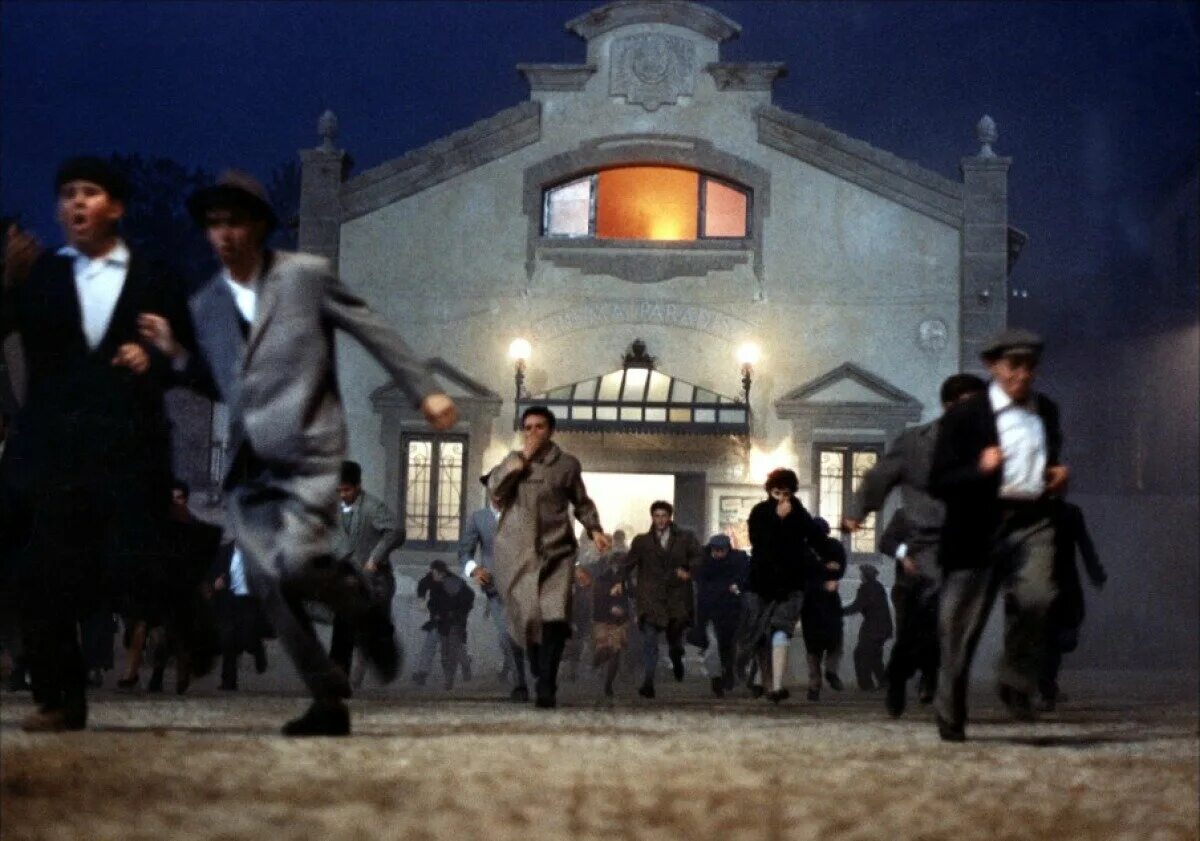 джузеппе торнаторе новый кинотеатр парадизо. новый кинотеатр «парадизо» (1988) (nuovo cinema paradiso). новый кинотеатр парадизо постер. новый кинотеатр парадизо. новый кинотеатр «парадизо» (1988) (nuovo cinema paradiso).