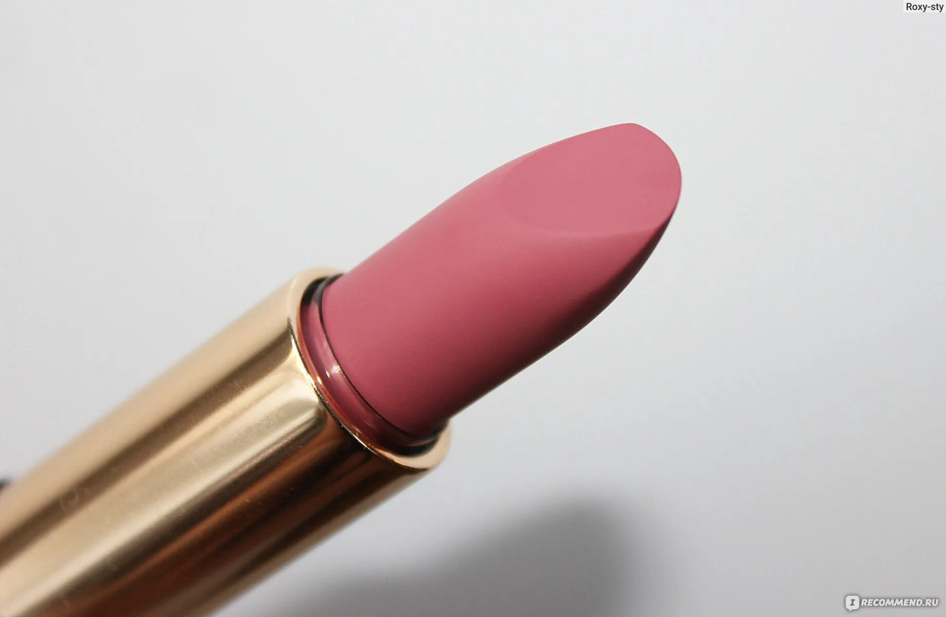 Matte rouge. Matte rouge