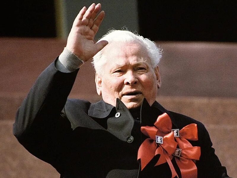 Деятели цк кпсс. Константин устинович черненко портрет. Ю?рий влади?мирович андропов. Деятели цк кпсс. Деятели цк кпсс.