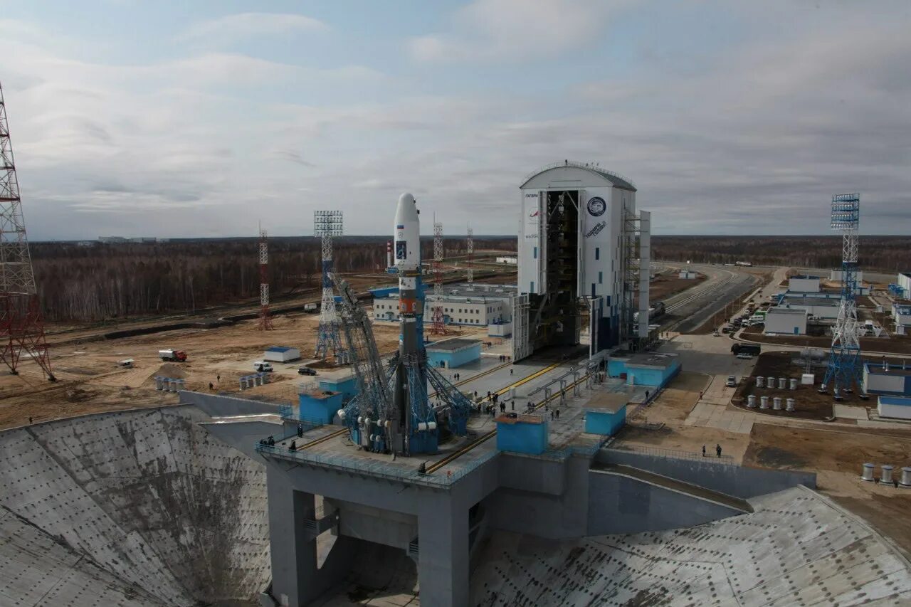 Космодром найди космодром. Роскосмос космодром восточный. космодром приморский край. космодром восточный и байконур. космодром восточный цуп.