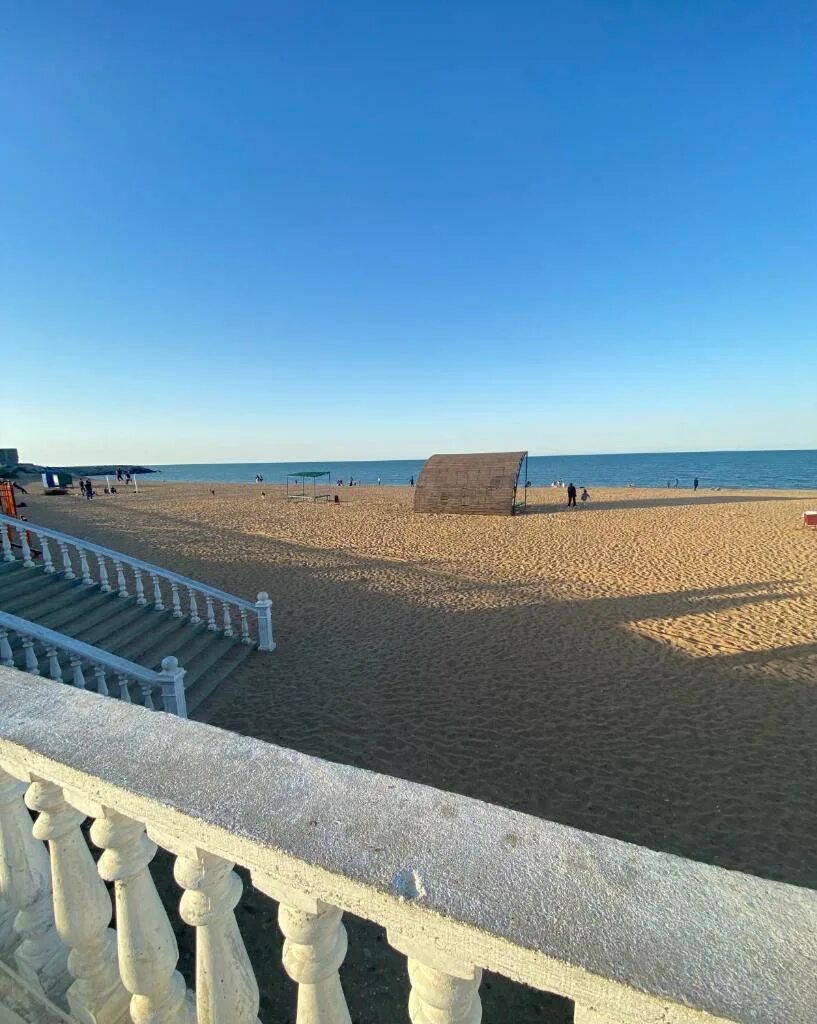 Каспийск набережная. Каспийск набережная. Набережная дагестана махачкала. Городская набережная махачкала. Дербент бриз набережная.