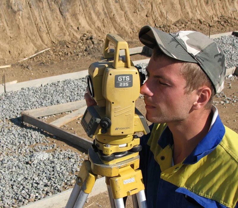 Прикладная геодезия. Инженер маркшейдер. Геодезические работы. Геодезия кем работать. Геодезия земельного участка.