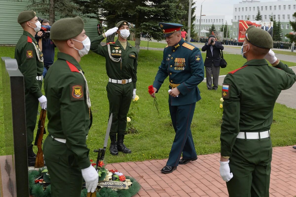 Таманский мотострелковый полк. Гвардейская Таманская мотострелковая дивизия. 1 Севастопольский полк Таманской дивизии. 1 Мотострелковый полк Таманской дивизии. 1 Гвардейский мотострелковый полк Таманской дивизии.