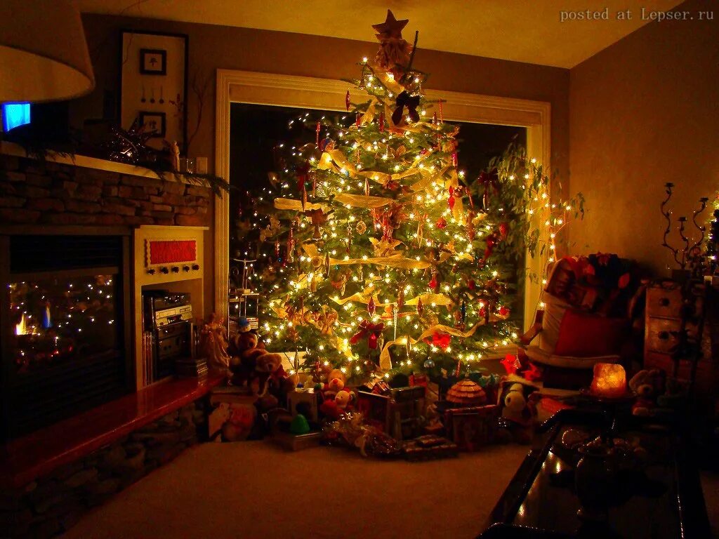 Новогодние игры. Украсить новогоднюю елку 2022. Новогоднее настроение картинки. Елка пост. Картинки с елочкой на новый год.