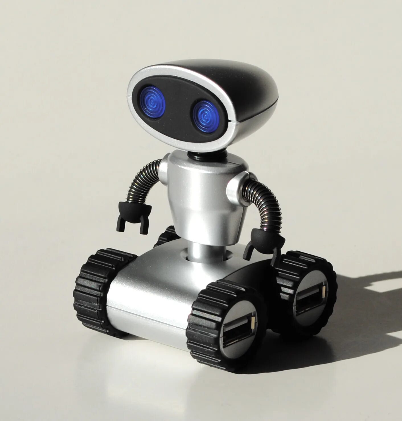 Робот LG Hub Robot. Робот Silverlit Джуниор 88560. Необычные роботы. Необычные роботы для детей. Включи зарядку роботов