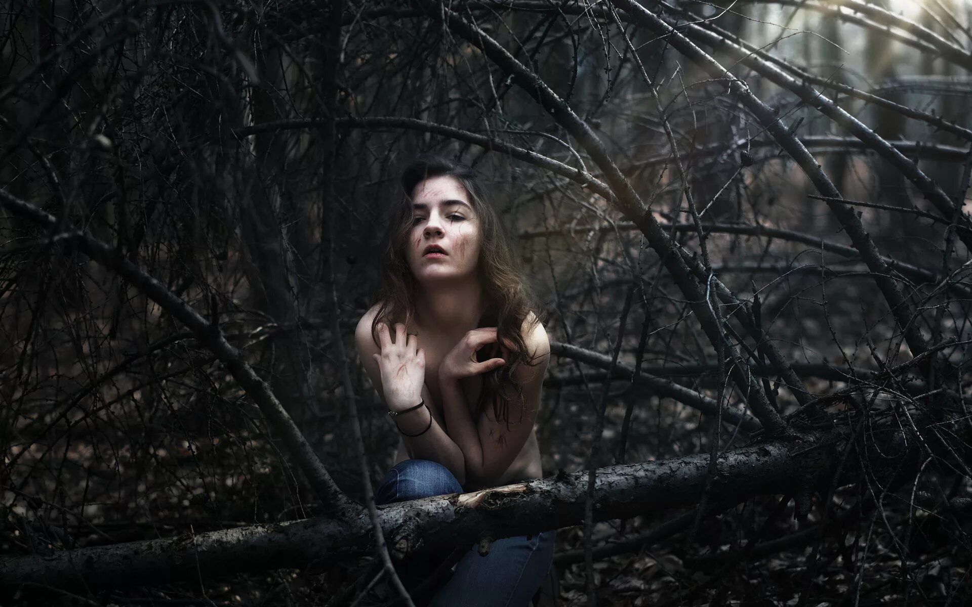 А4 24 в лесу. Лес призраков (the forest), 2015. девушка в лесу. девочка в лесу. мрачная фотосессия в лесу.