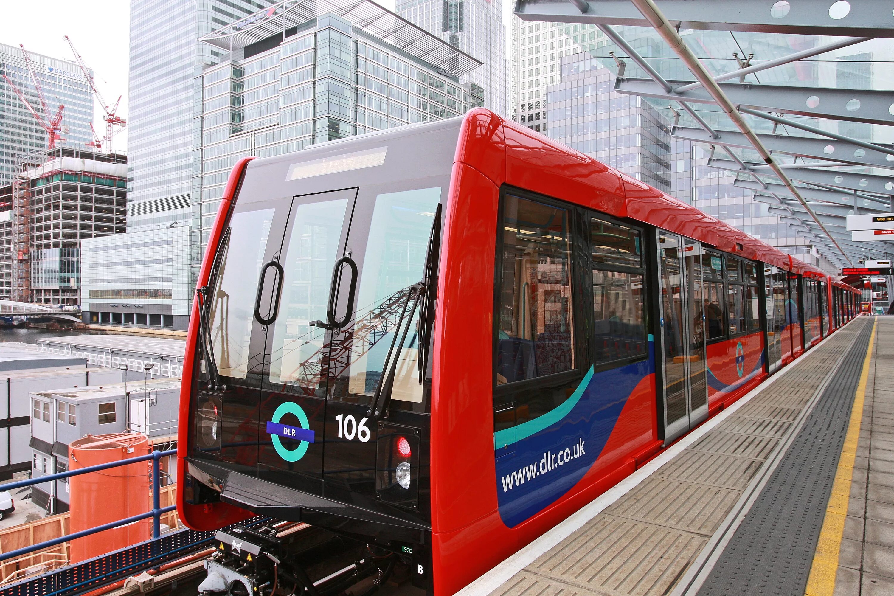 DLR Лондон. Наземное метро Лондон. Лондонский транспорт. Транспорт Лондона метро. Транспорт в лондоне