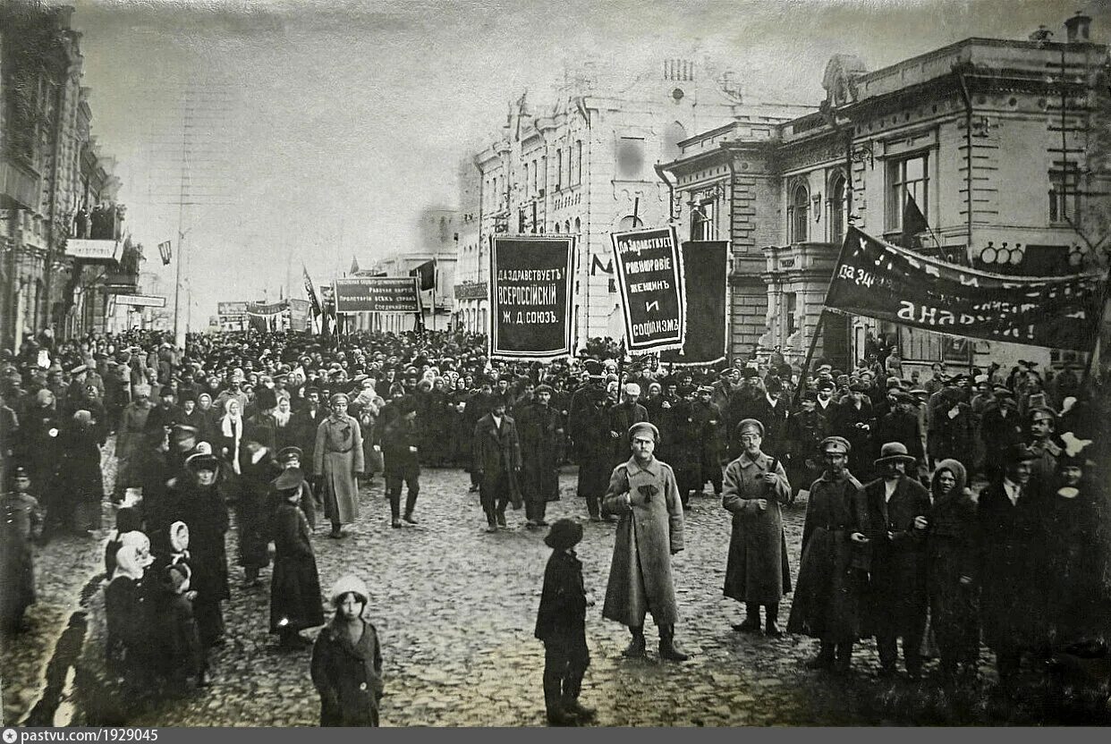 Улица революции 20. Енисейская Губерния 1917. Митинги в Енисейской губернии 1905 года. Анархисты в России 1917. Революция 1917 года в России фото.