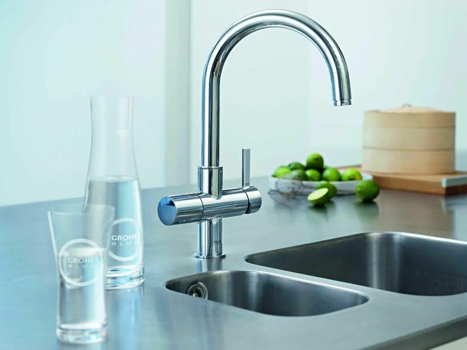 Кран для кухни с фильтром купить. Смеситель Grohe Blue 33251000. Grohe Blue 31323000. Смеситель для кухни Grohe Blue 31303000. Смеситель для кухни (мойки) Grohe Blue 33249001 однорычажный хром.