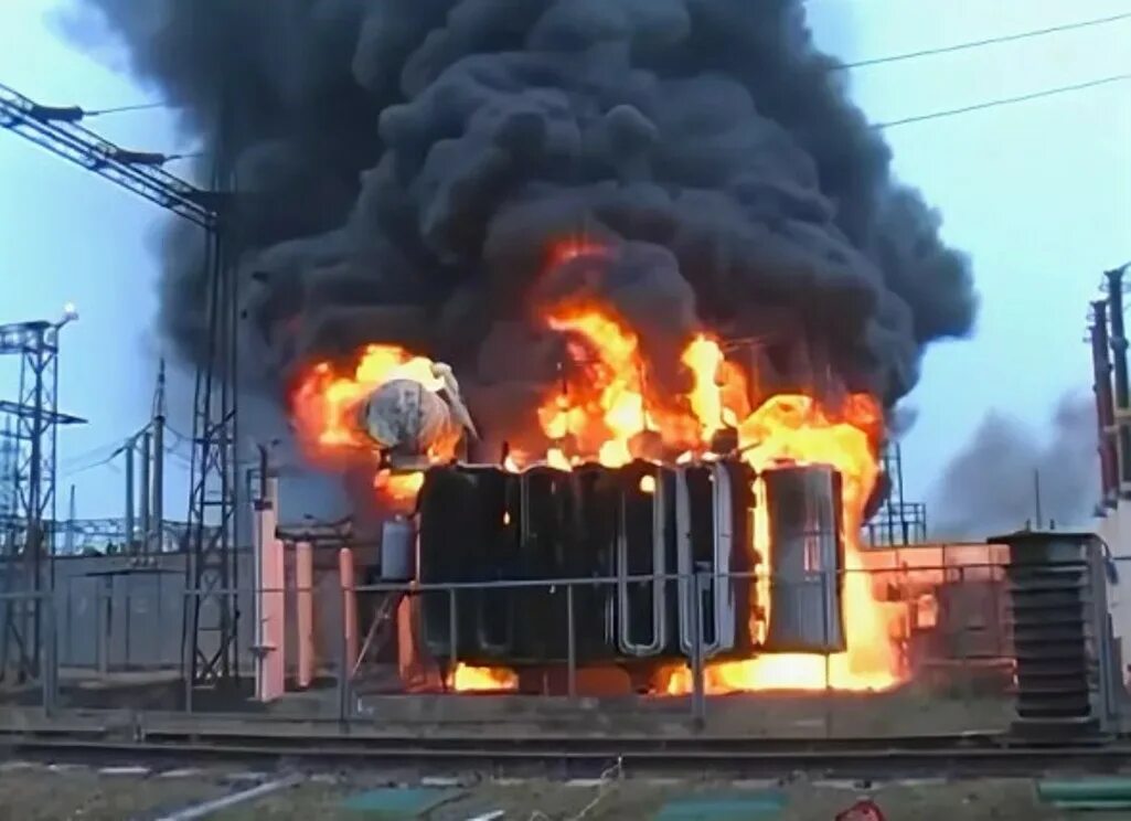 Пожар на электроподстанции Чагино. Пожар трансформатора на подстанции Чагино. Трансформаторная подстанция Чагино. Чагинская подстанция авария. Горит подстанция