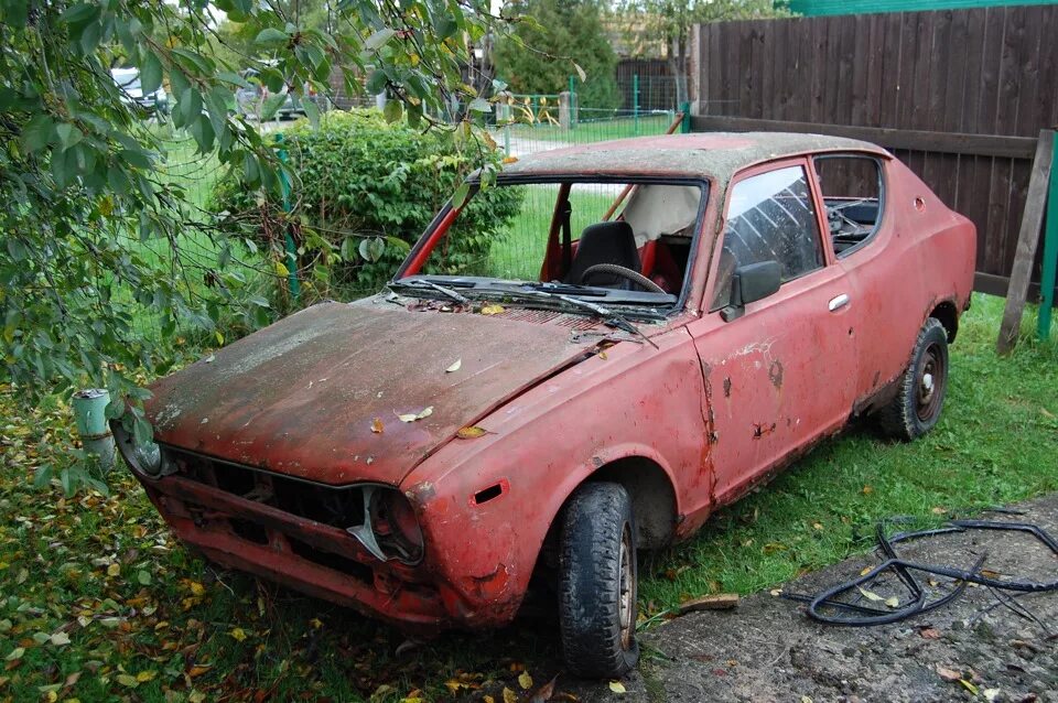 Datsun 100a гнилая. Датсун 100а Ржавый. Datsun 100a разбитый. Datsun 100a ржавая.