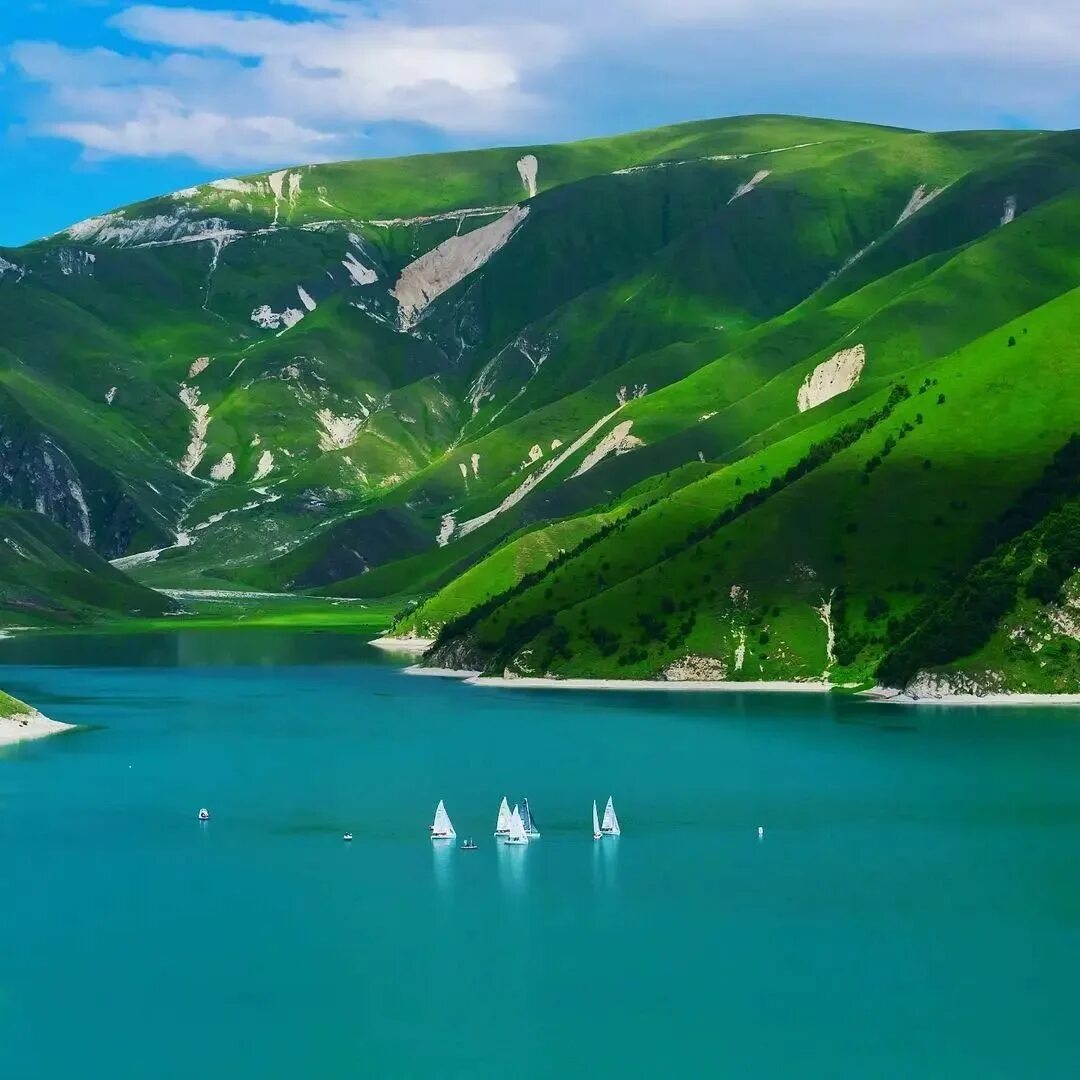 Гостиница кезеной чечня. Чечня отдых. Чечня отдых. Озеро кезеной-ам чеченская республика. Озеро в чечне кезеной.