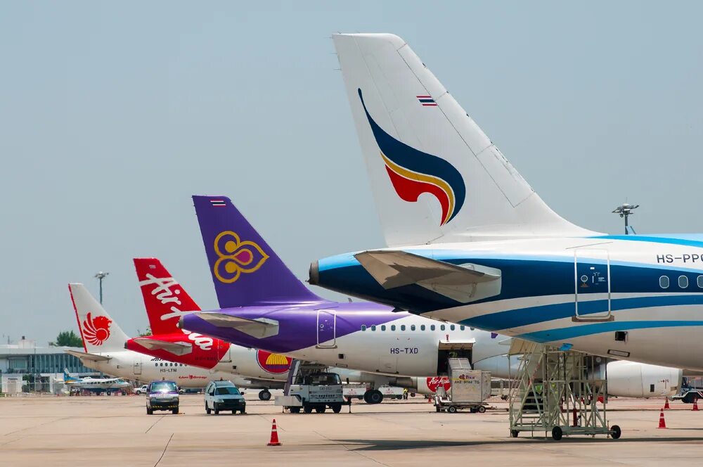 Авиакомпании бангкока. Bangkok Airways Airbus a320. Airbus a319 Bangkok Airways. Airbus a320-200 Thai Airways. Самолёт Алишера Усманова Airbus 340.