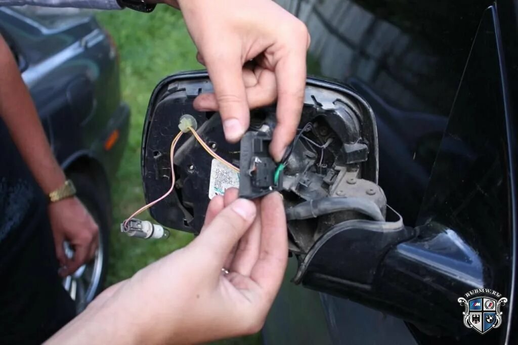 Разбираем внешнее зеркало е70 - BMW X5 (E70), 4,8 л, 2008 года своими руками DRI