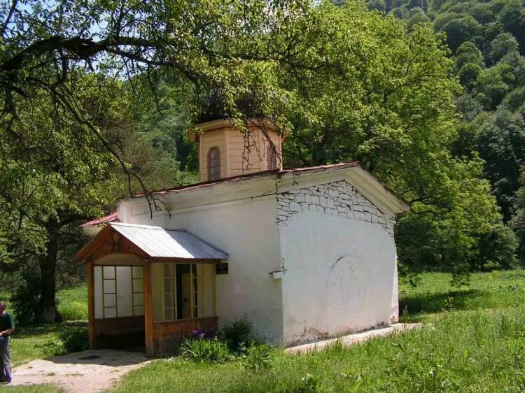 Церковь нижний поселок. Южный зеленчукский храм нижний архыз. храм пророка илии в нижнем архызе. зеленчукские храмы нижний архыз. храм святого ильи пророка архыз.