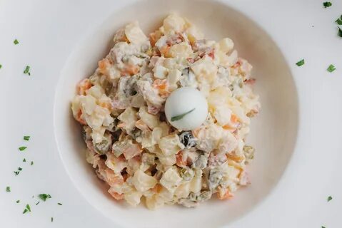 Оливье салат с курицей с солеными огурцами