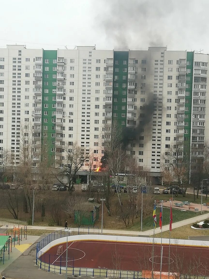 Ясенево 24. Ясенево улица Вильнюсская дом 15. Пожар в Ясенево. Вильнюсская д. 7 к. 2. Ясенево улица Вильнюсская дом 4.