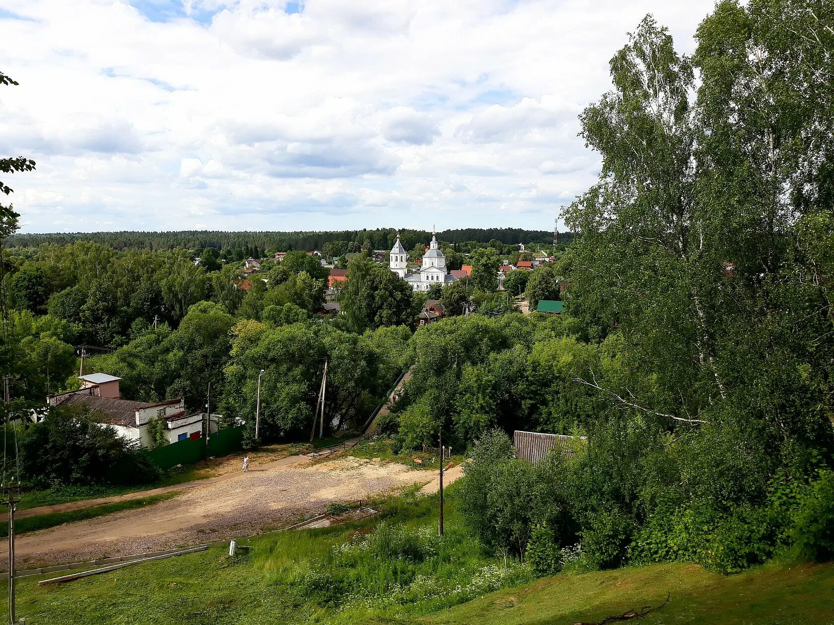 Лесной городок верея. Верея Богоявленская Церковь. Верея Московская область. Город Верея.