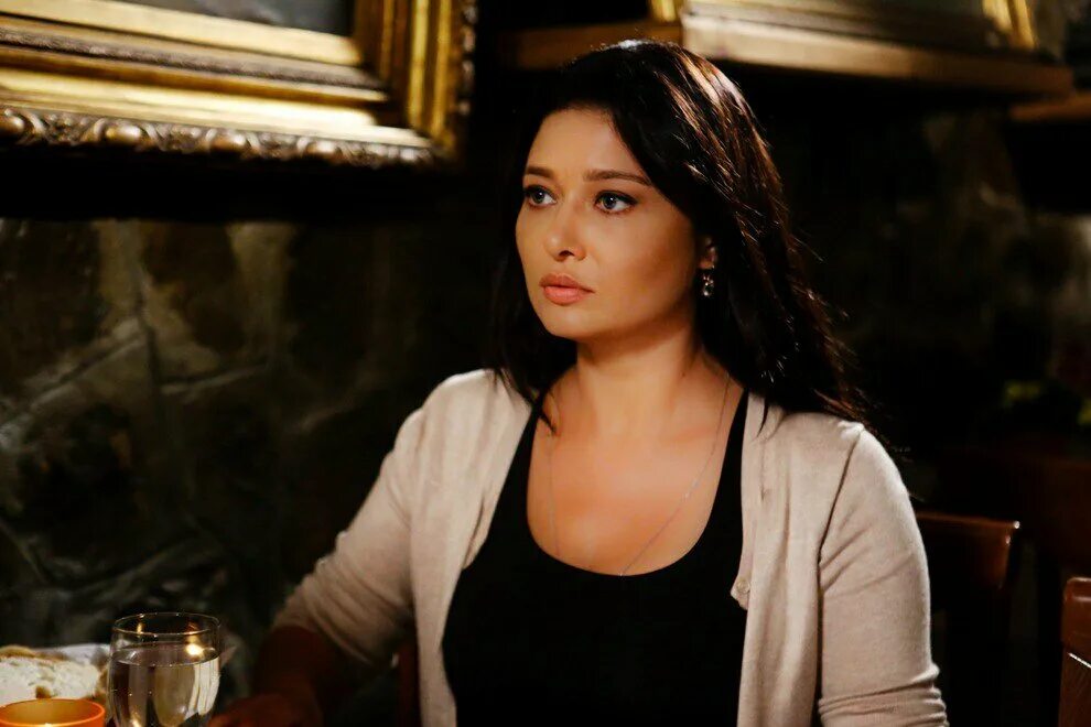 вдребезги турецкий сериал джихан. хазал и джихан. в дребезги или вдребезги. в дребезги или вдребезги. турецкий фильм вдребезги айше.