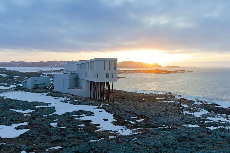 Island inn. «Fogo Island Inn», Канада. Отель Фого Айленд. Отель « Fogo Island Inn», Newfoundland. Fogo Island Flats, Newfoundland.