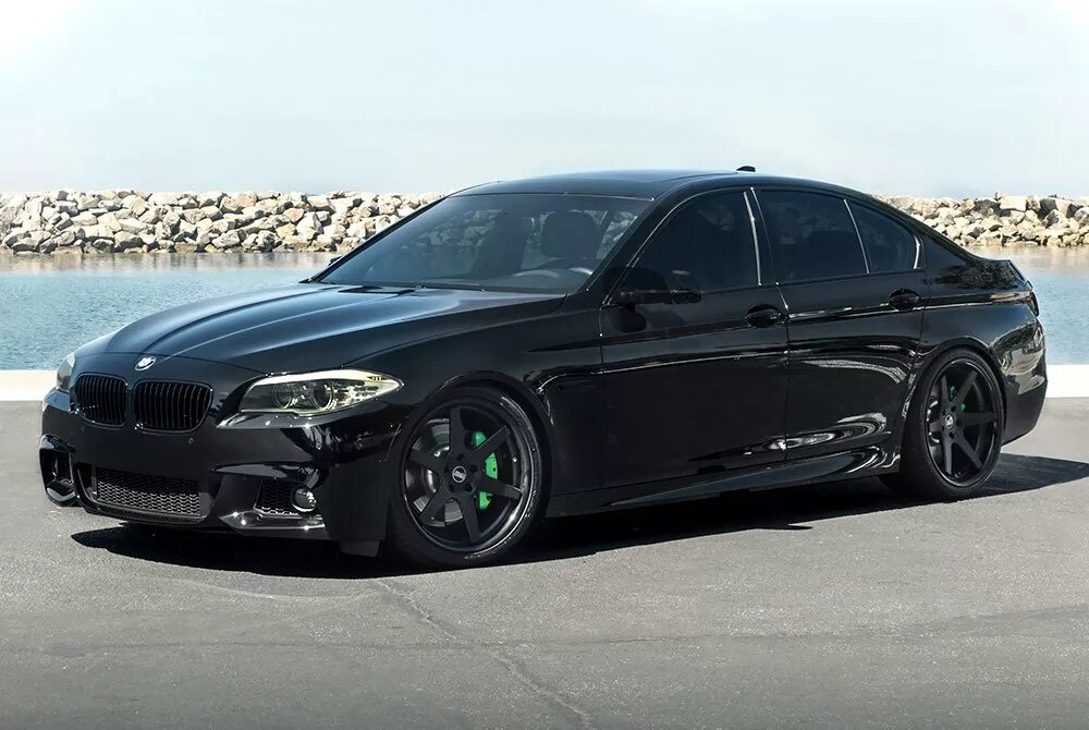 Bmw 5 black. БМВ м5 седан черный. BMW 5 Black Matte. БМВ м5 универсал черная. БМВ 5 седан черная.