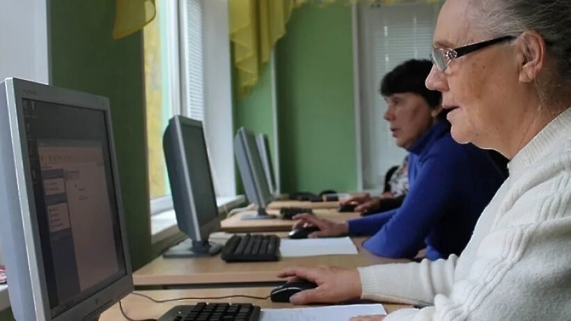 Пенсионеры подмосковья. Вакансии пенсионерам красногорск. Активное долголетие в подмосковье для пенсионеров красногорск. Вакансии пенсионерам красногорск. Бассейн красногорск активное долголетие.