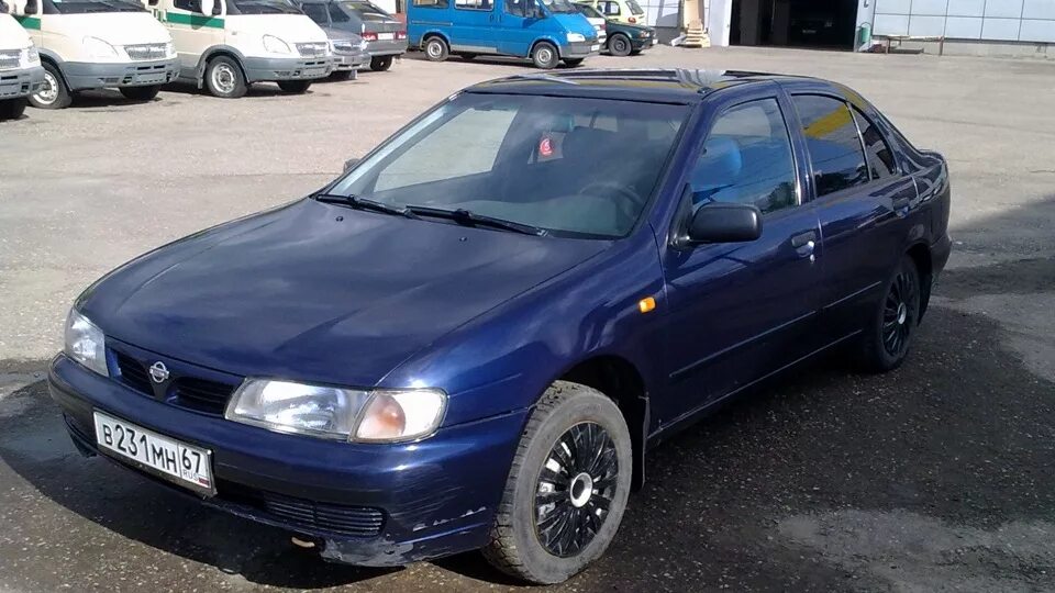 Nissan Almera 1997. Ниссан Альмера n15 1997. Ниссан Альмера хэтчбек 1997.